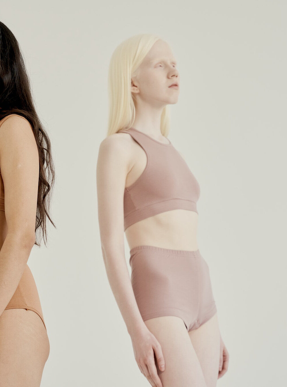 2922c6_5aa94099ba7842d693a1c88bd9d8e5c5mv2-9772409