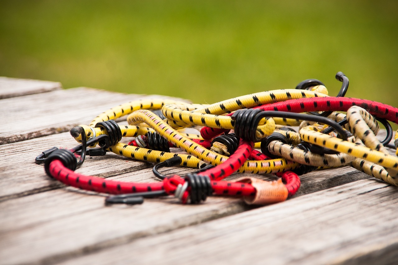 table-4164050_1280-3427716