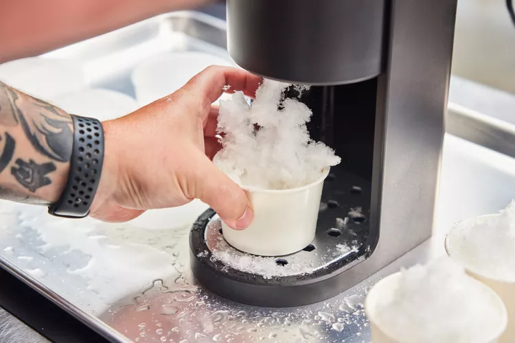 faw-snow-cone-machines-test-hawaiian-homepro-shave-ice-rkilgore-169-6204c92d28154f9ea5392b1b4a26c50c-4642719