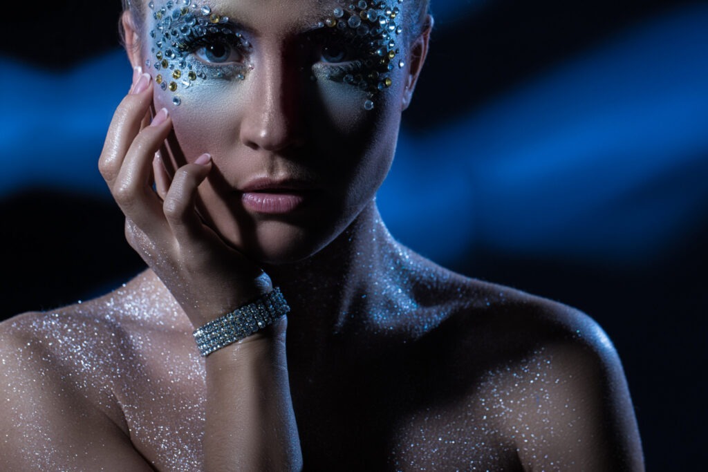 femme-maquillage-artistique-2955431