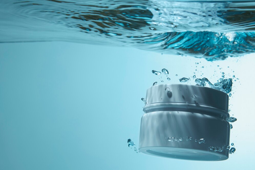 nature-morte-sous-marine-contenant-produit_23-2150434855-9660493