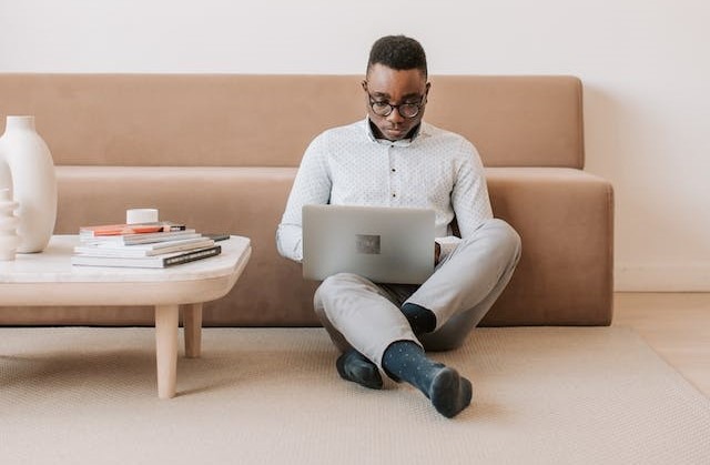 pexels-vlada-karpovich-4939592-8828619