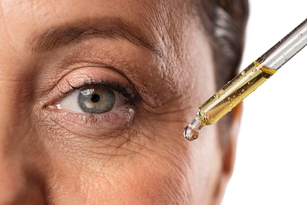 portrait-of-senior-woman-with-serum-pour-soins-peau_23-2150177465-4474016