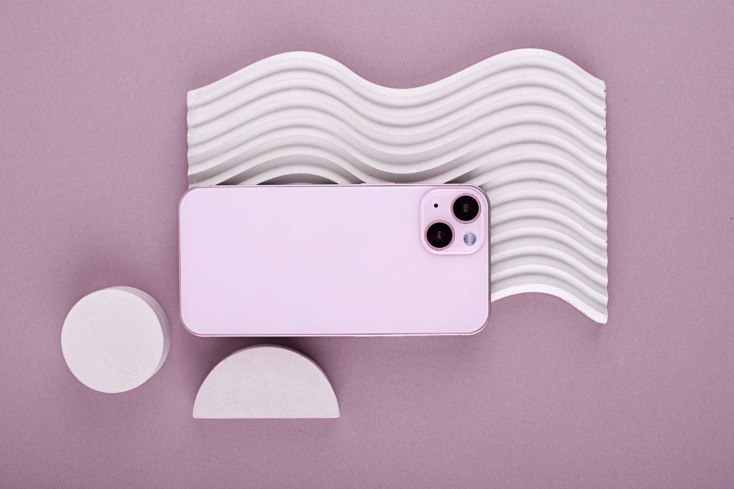 elegant-smartphone-composition-1-9988694