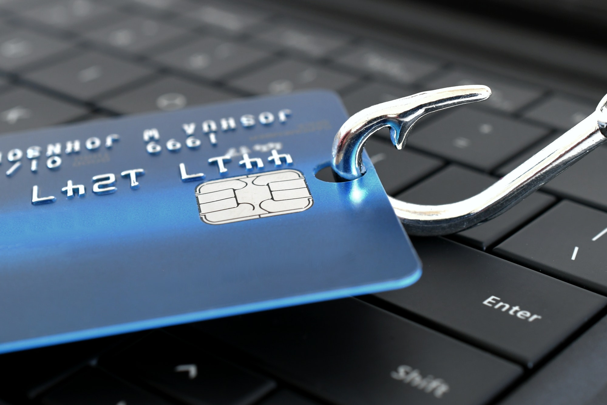 Protégez-vous des cybercriminels : Comment éviter les arnaques de phishing et autres fraudes