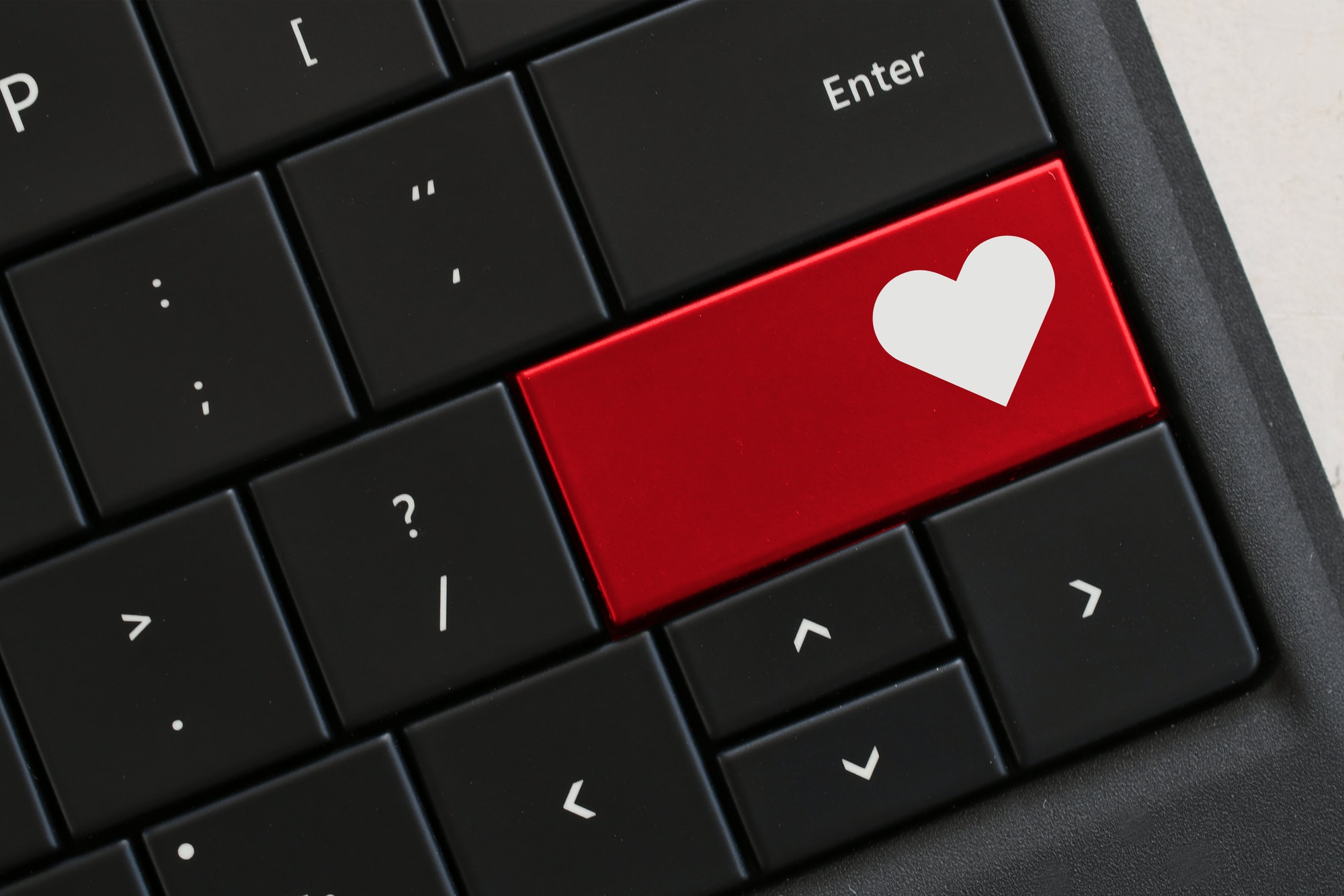 Saint-valentin : Comment éviter les pièges et arnaques sur les sites de rencontres en ligne ?